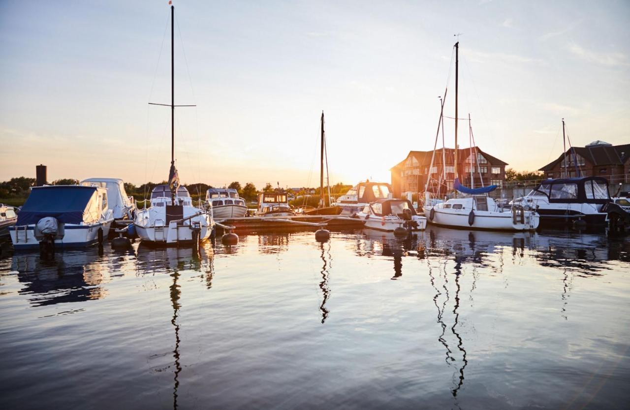 Bades Huk Marina Hotel Hohen Wieschendorf ภายนอก รูปภาพ